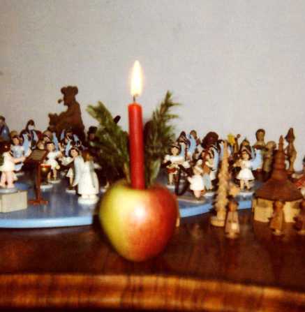 Bild: Apfelkerze zum 1. Advent